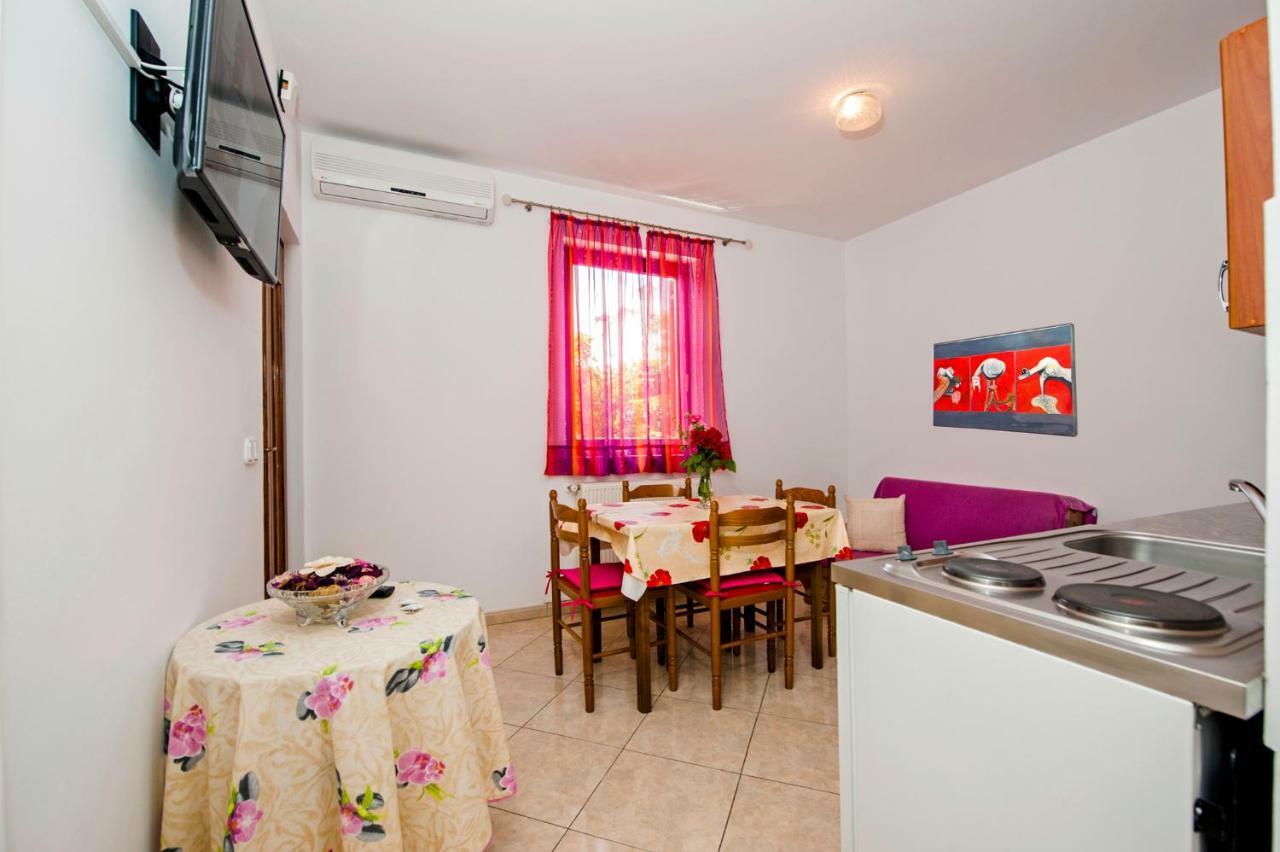 Apartment Ana *