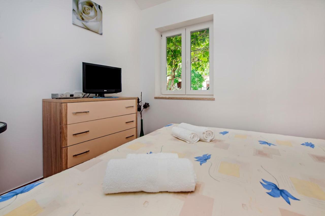 Apartment Ana *